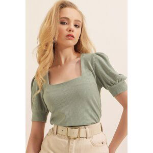 Bigdart 0409 Green Knitted Square Collar Blouse