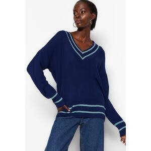 Trendyol Navy Blue Wide Fit mäkký textúrovaný pletený sveter
