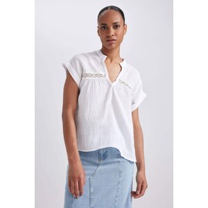 DEFACTO Crop Crew Neck Short Sleeve Blouse