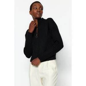 Trendyol čierny mäkký textúrovaný pletený sveter na zips