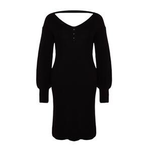 Trendyol Curve čierne pletené šaty s gombíkmi detailné vpredu