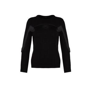 Trendyol Black Pletený sveter s mäkkou textúrou a detailmi strapca