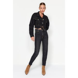 Trendyol High Waist Slim Mom Jeans s obsahom lyocellu, čierna