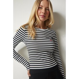 Happiness İstanbul Women's Black And White Embroidery Striped Ribbed Knitted Crop Blouse