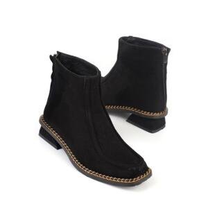 Capone Outfitters Women's Low-Heeled Boots with Stitching Detail.