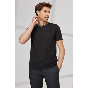 AC&Co / Altınyıldız Classics Men's Black Slim Fit Slim Fit Crew Neck Linen Look Short Sleeved T-Shirt.