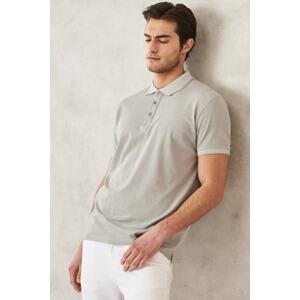 AC&Co / Altınyıldız Classics Pánske nezmršťovacie bavlnené tričko Slim Fit Slim Fit sivé polo tričko s výstrihom.