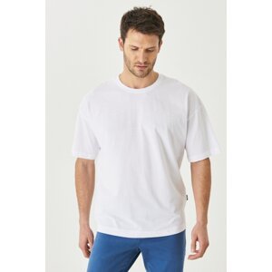 AC&Co / Altınyıldız Classics pánske biele oversized voľné tričko, crew neck 100% bavlnené tričko.