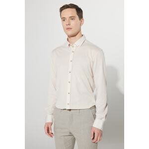 ALTINYILDIZ CLASSICS Men's Beige Comfort Fit Comfy Cut Buttoned Collar Cotton Shirt.