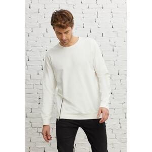 ALTINYILDIZ CLASSICS Men's Ecru Standard Fit, Normal Cut, Crew Neck Sweatshirt.