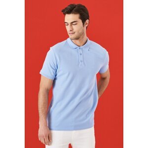 ALTINYILDIZ CLASSICS Pánske svetlomodré tričko s vyhrňovacím golierom 100% bavlny slim fit polo výstrih s krátkym rukávom.