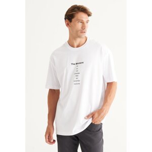 AC&Co / Altınyıldız Classics pánske sivobiele tričko s dlhým strihom Slim Fit Crew Neck 100% bavlnené s potlačou.
