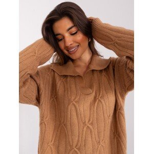 Camel sweater with cables and collar