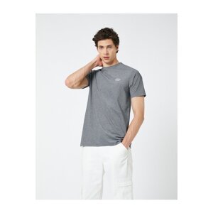 Koton Ellipse vyšívané tričko, crew neck, slim fit, krátke rukávy.