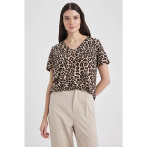 DEFACTO Traditional Regular Fit V Neck Leopard Pattern Short Sleeve T-Shirt